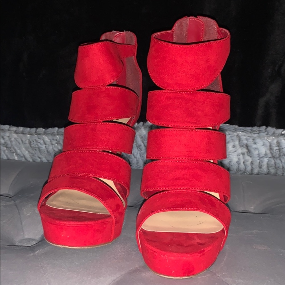 RED VELVET